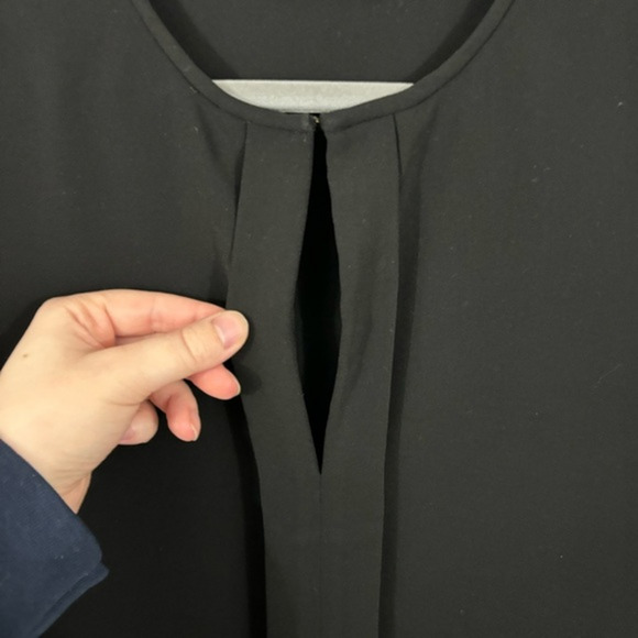 J. Crew Black Sleeveless Career Blouse Sz 0P Business Closet Staple Basic Sleek - Picture 3 of 5